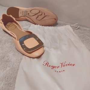 Roger Vivier Ballerinas in Patent Leather--34